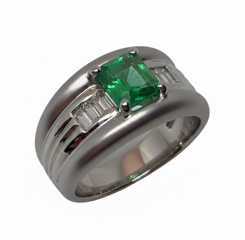 Anello smeraldo con tepys oro 18k — Collezione Palpiti — Arigiò, gioielli artigianali italiani