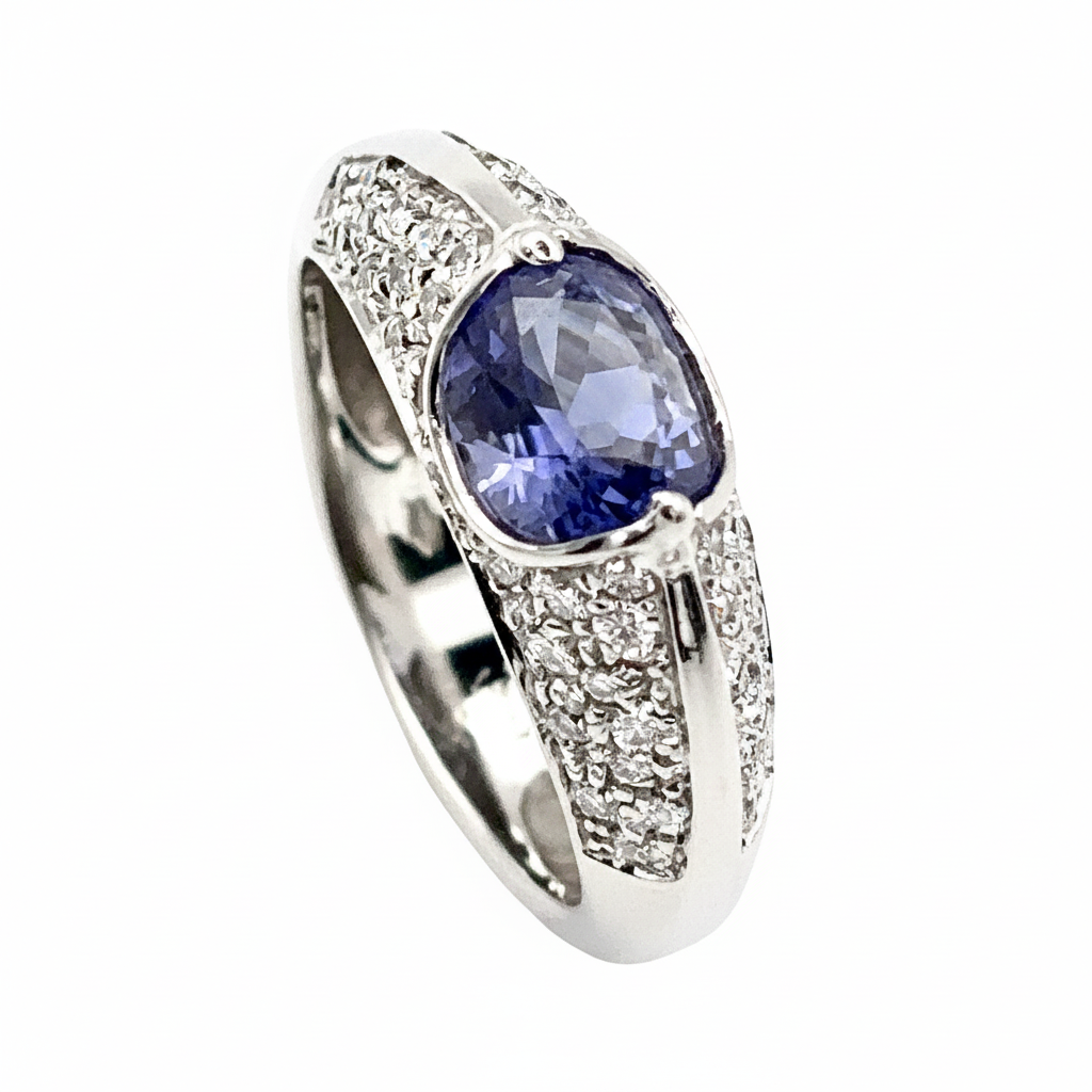 Anello con Cuspide di Iolite, oro bianco 18k e diamanti