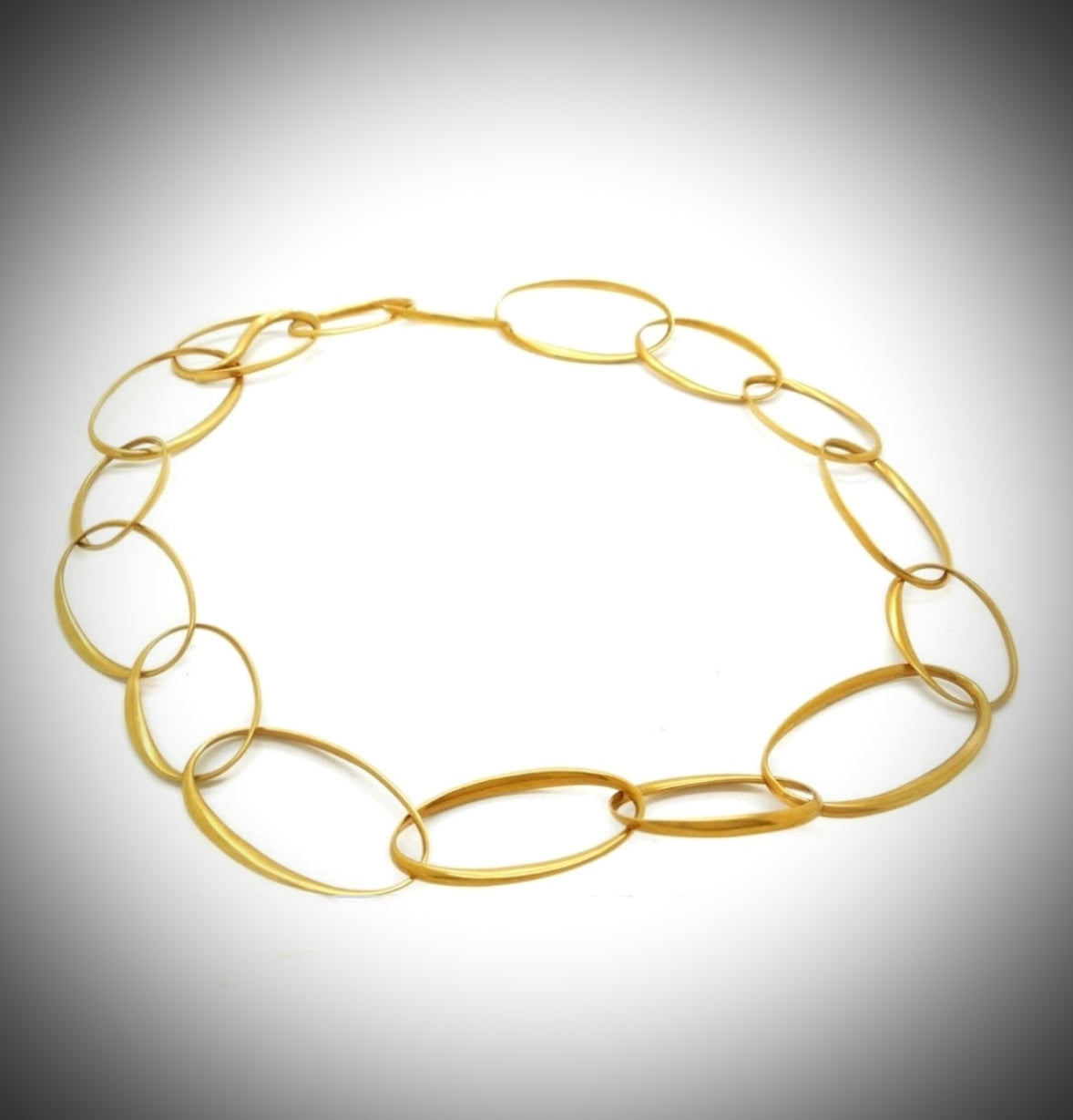 Collana ‘Pomellato’ con croce Victoria