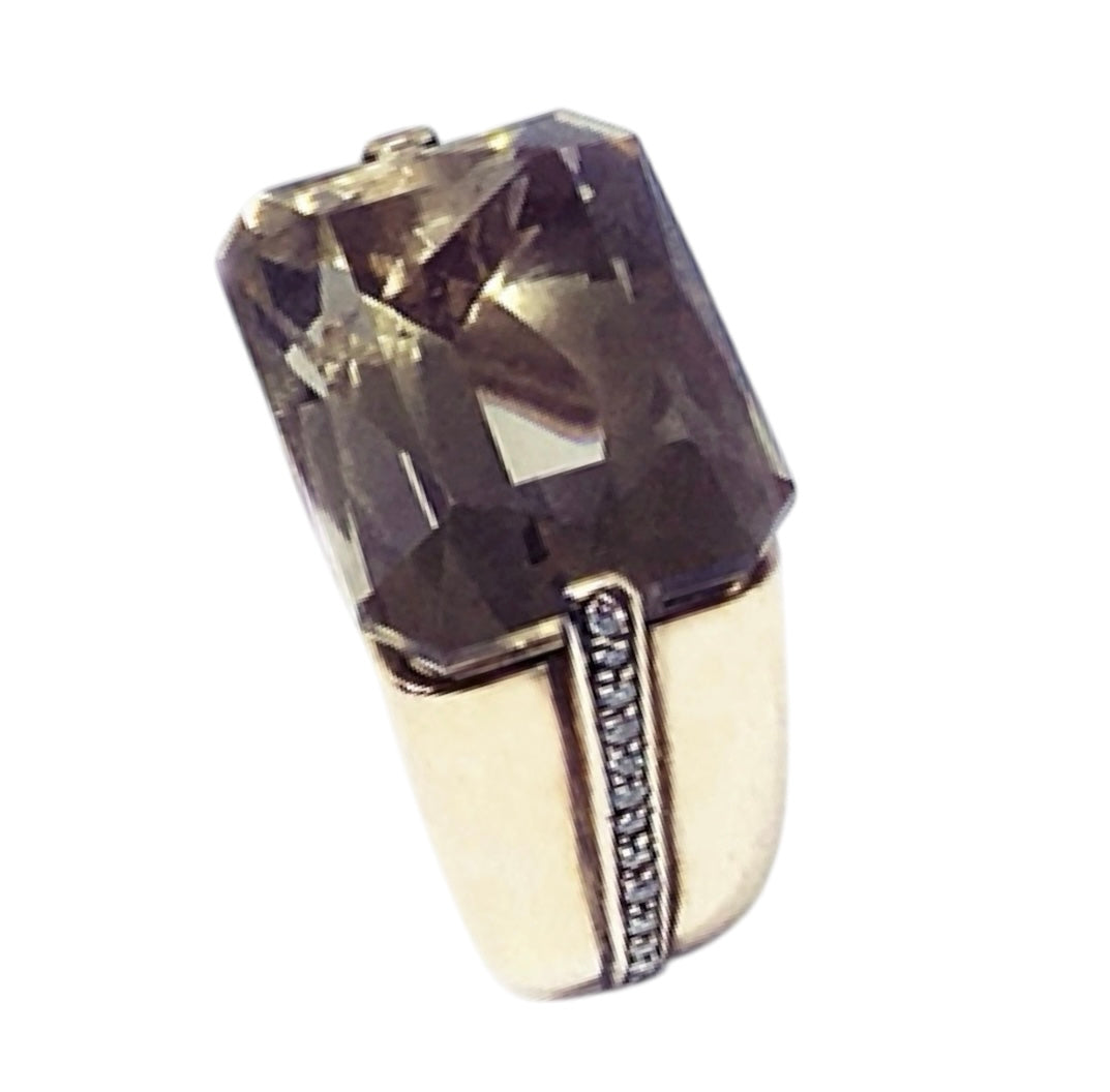 Anello ‘Belle Epoque’ in oro. [Progettato per ospitare le vostre pietre].